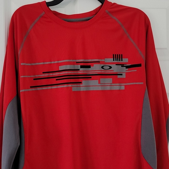Oakley men workout shirt - Picture 2 of 4